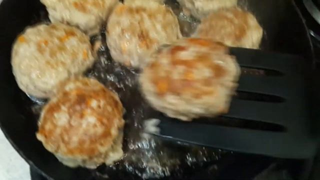 Как приготовить Тефтели с рисом и морковью - Meatballs with rice and carrots смотреть онлайн