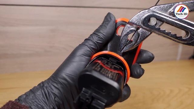 Bosch 12V and 10,8V Battery Stand смотреть онлайн