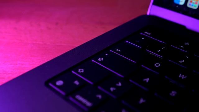 [4K] MacBook Pro 13" (2015) vs. MacBook Pro 14" (2021) (Deutsch) смотреть онлайн