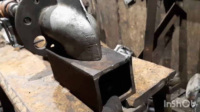Гусеничный минитрактор, делаю самодельный станок, пробую точить полуоси, в общем опять мудрю. смотреть онлайн