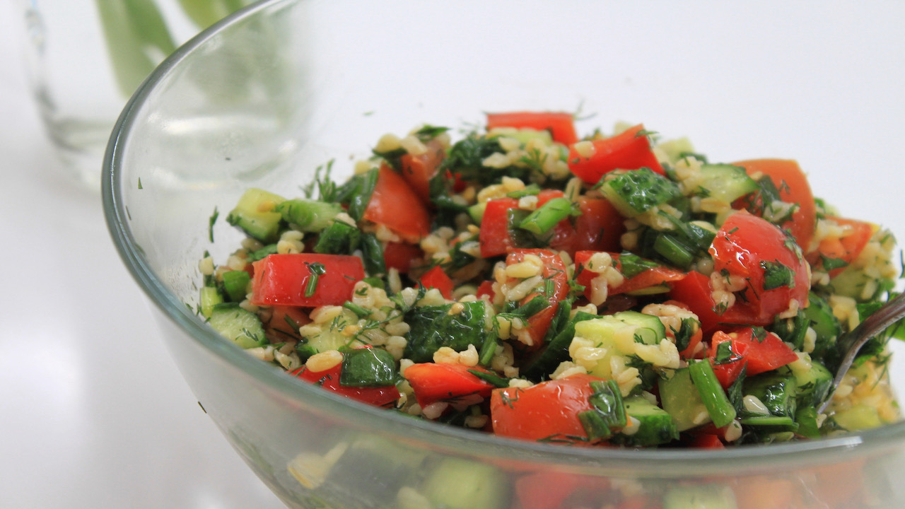 Салат с Секретным Ингредиентом и Бесподобным Вкусом!? смотреть онлайн