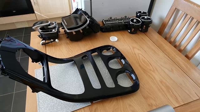 Mercedes C Class, W205, S205, GLA centre console removal, teardown & wrapped in 3m brushed aluminum смотреть онлайн