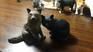 Коллекционные фигурки кошек фирм Schleich, Bullyland, Papo, подделки фирмы Collecta.