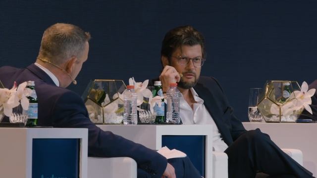 Finding OPPORTUNITIES in the MEASA Region | Global Financial Forum | Dubai смотреть онлайн