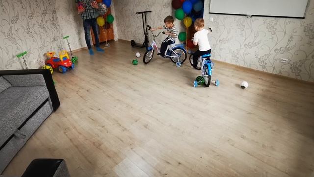 Гонки на паркете Стёпа Юра приключения ! Каменск Уральский #БольшиеГонки смотреть онлайн