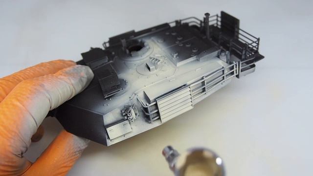 M1A1 ABRAMS - MODEL KIT ACADEMY - 1/35 - IRAQ 2003 - TANK MODEL. смотреть онлайн