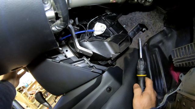 Mitsubishi Triton MQ 2015-2018 Headunit Dash Removal Procedure
