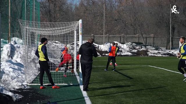 Тренировка «Крыльев»: удары по «девяткам», объяснения Осинькина и двухсторонка | LIVE смотреть онлайн