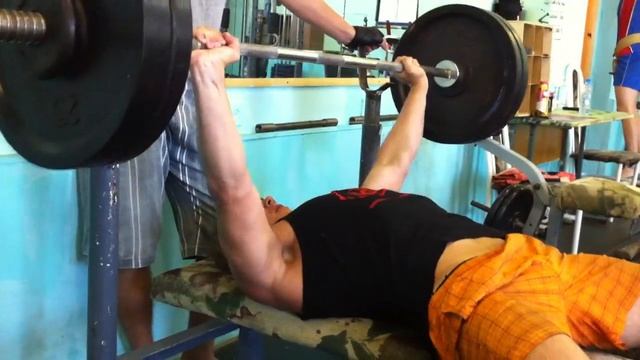 Жим Лёжа - 105 кг - 14 раз смотреть онлайн