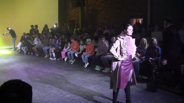Модельное агентство VERONA, фрагмент дефиле в STUDIO HALL 14.11.2023 смотреть онлайн