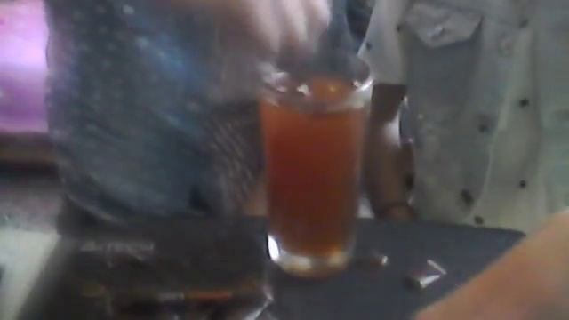 сколько сахара войдёт в стакан чая ? смотреть онлайн