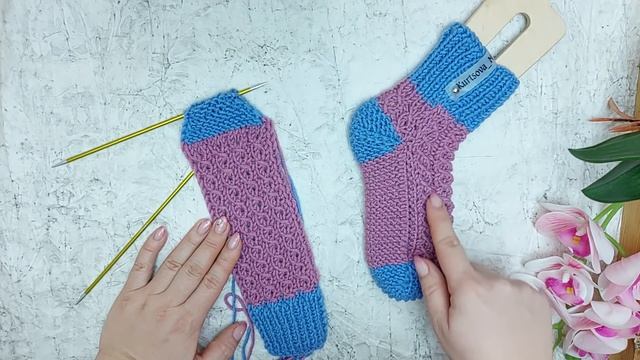 ДЕТСКИЕ вязаные НОСОЧКИ на двух спицах БЕЗ ШВА. Пятка "Бумеранг". смотреть онлайн