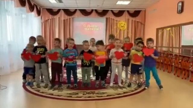 Поздравление для дорогих мам. Средняя группа № 9 "Звездочки" смотреть онлайн