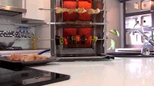 Приготовление шашлыка с помощью OZTI OGSM2 (тур.) смотреть онлайн