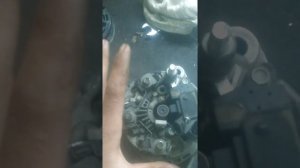 Лада Приора садится аккумулятор, ворует ток что может быть