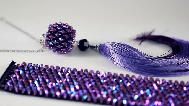 Комплект украшений Фиолетовые розы из кристаллов Swarovski и японского бисера смотреть онлайн