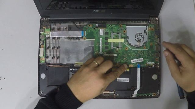 ASUS X502C Battery Replacement смотреть онлайн