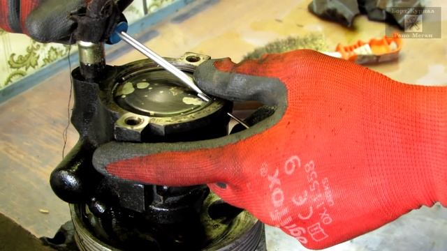 Замена сальника насоса ГУР. Рено Меган. ➤ ( replacement steering pump gland ). смотреть онлайн