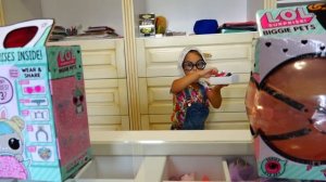 Амелька стала БАБУШКОЙ! Как так случилось? Спит днем, носит очки и вяжет!