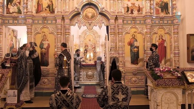 Архипастырь возглавил Литургию Преждеосвященных Даров в Свято-Георгиевском соборе г. Ярцево смотреть онлайн