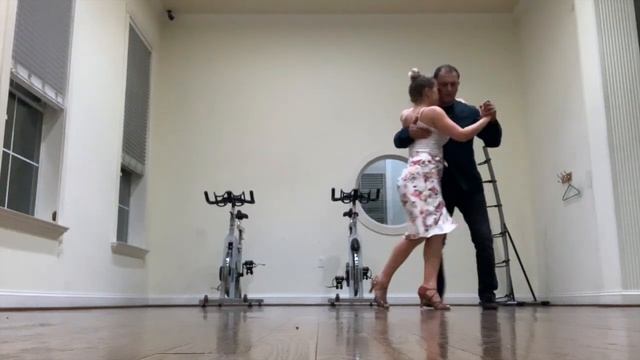 Axel & Julie -- La Cumparsita смотреть онлайн