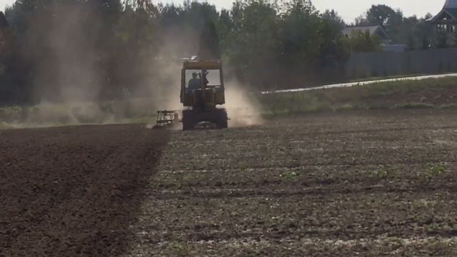 Дт-75 и КПС-4 // предпосевная культивация смотреть онлайн