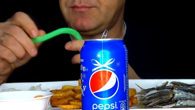 MUKBANG Картофель фри с Тюлькой и Маринованным Луком eating show 먹방 смотреть онлайн