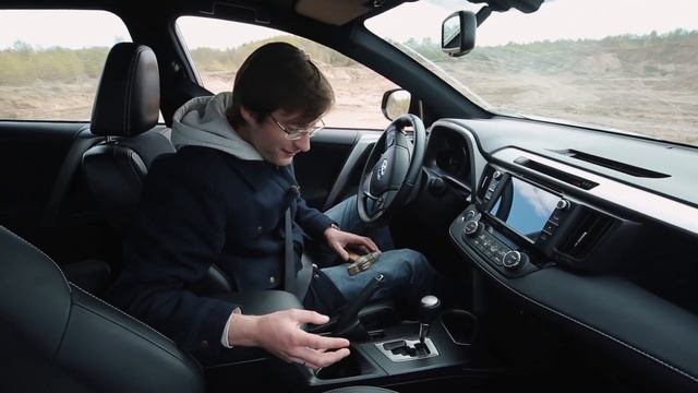 Новый Toyota RAV4: бездорожье или трек?