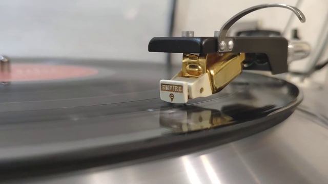 Empire 4000 D/III L.A.C. on Denon PCL-3 headshell working video смотреть онлайн