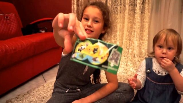 Открываем вкусняшки из Канады Маленькие киндеры Жуйки Gold fish Учим новые слова смотреть онлайн
