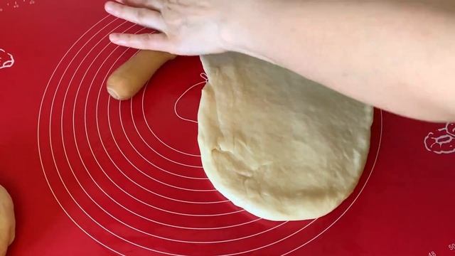 ВОЗДУШНЫЙ ПИРОГ-УЛИТКА С ВИШНЕЙ/ Идеальное тесто для всех видов булочек смотреть онлайн