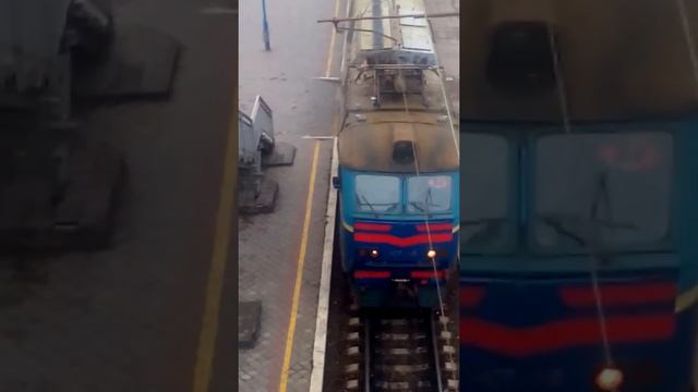 Поезд Харьков - Херсон .Кривой Рог 13.04.19. смотреть онлайн
