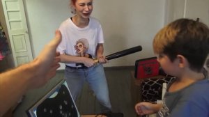 Реакция на Cegou мать разбивает битой монитор сыну в реальной жизни из-за майнкрафт