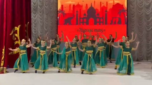 Индийский танец Каракат конкурста смотреть онлайн