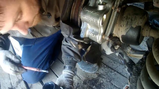 замена переднего тормозного суппорта на Ниве Шевроле. смотреть онлайн