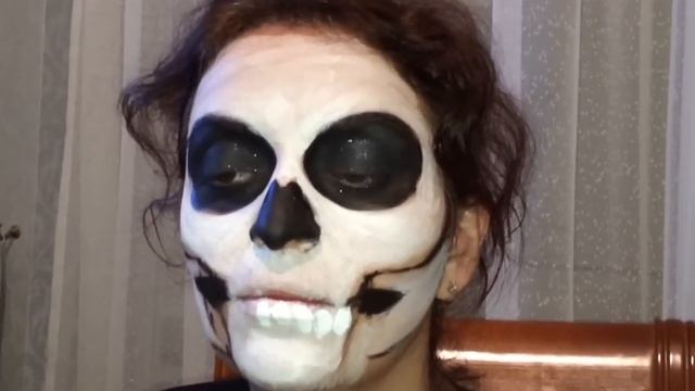 Как нарисовать на лице череп?! Хеллоуин смотреть онлайн