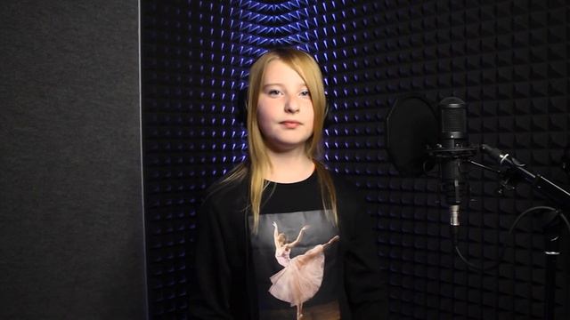 Песня в подарок маме. Дуэт мамы и дочери. Весь мир для тебя. смотреть онлайн