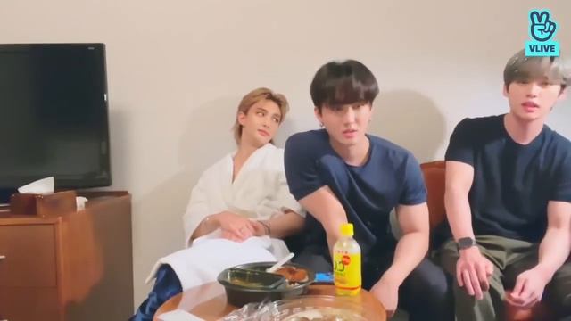 [RUS SUB] Чанбин прямой эфир (с Stray Kids) | V LIVE 150622