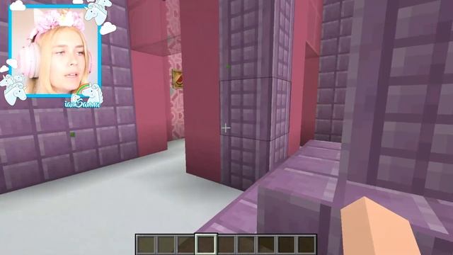 *SECRET* Opposite Twin SKY CASTLE In Minecraft! смотреть онлайн