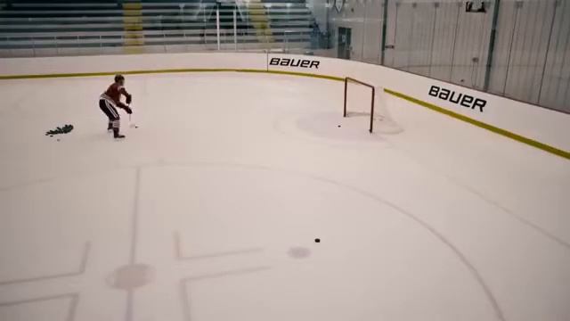 Jonathan Toews и бутылка воды смотреть онлайн