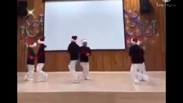 *Танцевальный ансамбль "Ак маанай" ШГ № 24 Поздравляет Всех С Наступающим 2022 годом!*_🐯🐯🐯 смотреть онлайн