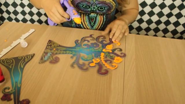 открываем набор для творчества DohVinci от Play Doh и делаем подставку для украшений. смотреть онлайн