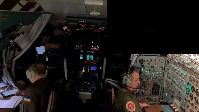 Ан-225 Мрия. Закат со спины самолета, запуск двигателей на горном аэродроме. Перелет Виндхук-Аккра. смотреть онлайн