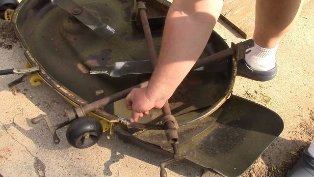 How To Do Spring Time Maintenance on your Mower Deck John Deere LT133 LT150 LT155 LT160 LT166 LT170 смотреть онлайн