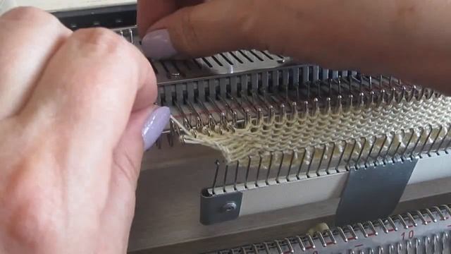 Цельновязанная полая планка. Не ай-корд. Набор петель , V-образный вырез. #маринабехтер смотреть онлайн