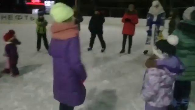 Танцы на катке смотреть онлайн