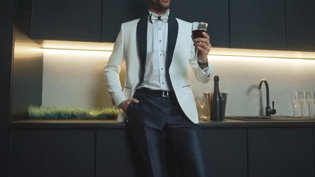 Белый смокинг. Прокат мужских костюмов Yarmich Rent