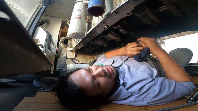 Paano magpalit ng Main at Con Rod Bearing na hindi binaba ang Makina | Leo Esca Tim Vlog смотреть онлайн