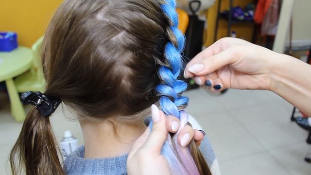 ДЕБЮТ(Выпуск 6) - Сливкова Евгения и Кирова Виктория (Новогодняя прическа от "Веселая Расческа") смотреть онлайн