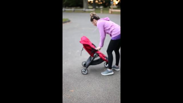 How to Fold the BabyJogger City Tour™ Stroller смотреть онлайн